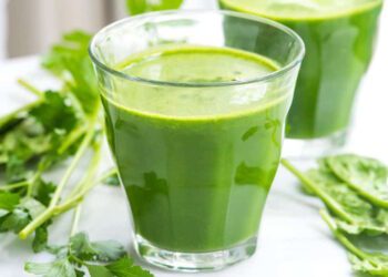 How Drinking Green Juice Can Help Your Skin Heal Quicker